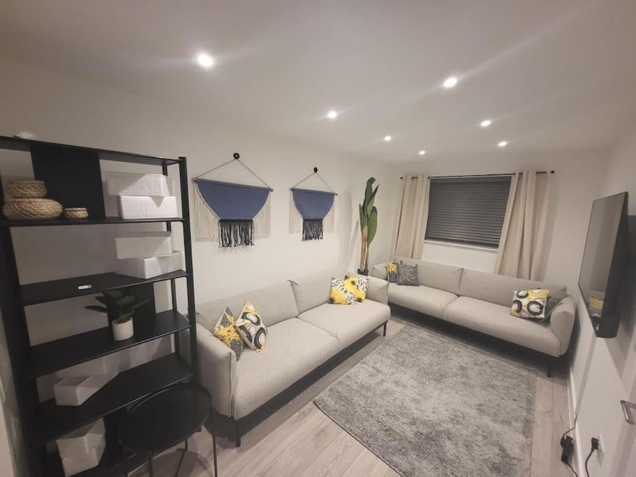 New 4 Bedrm House! Parking. 10Min To City / Etihad Manchester Eksteriør billede