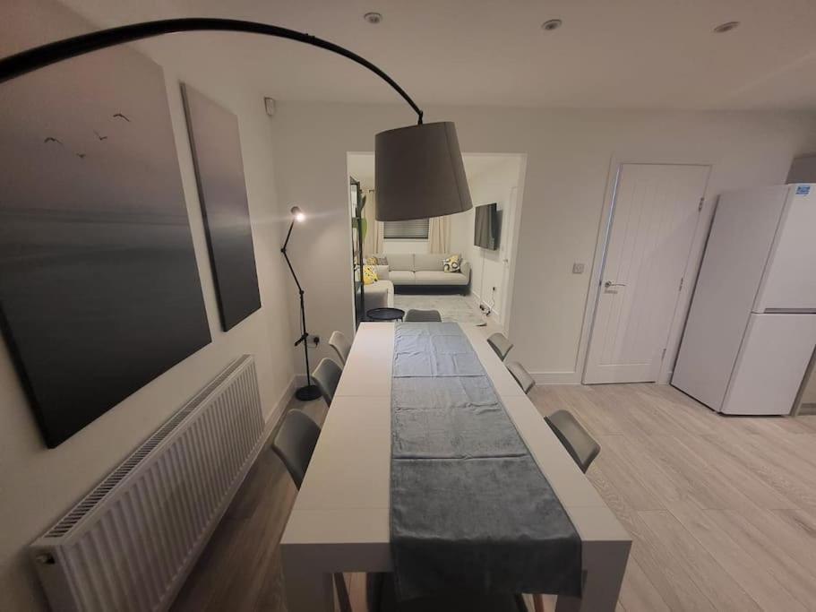 New 4 Bedrm House! Parking. 10Min To City / Etihad Manchester Eksteriør billede