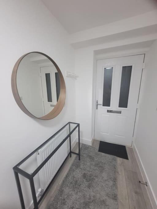 New 4 Bedrm House! Parking. 10Min To City / Etihad Manchester Eksteriør billede