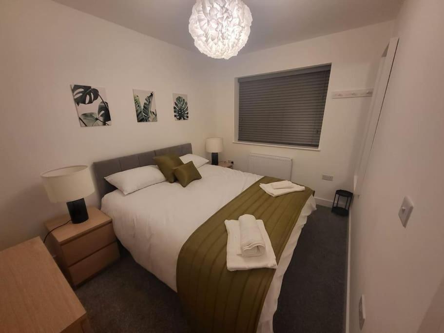 New 4 Bedrm House! Parking. 10Min To City / Etihad Manchester Eksteriør billede