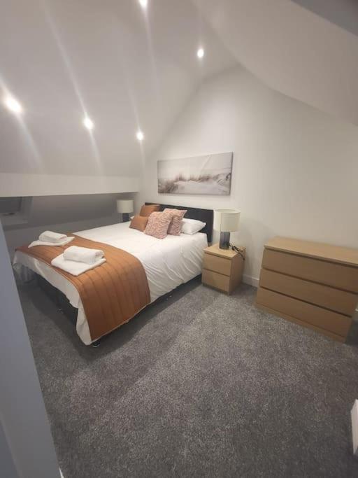 New 4 Bedrm House! Parking. 10Min To City / Etihad Manchester Eksteriør billede